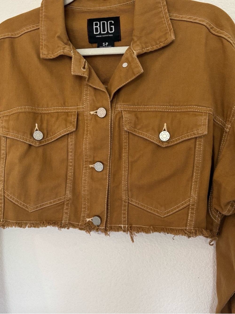 UO BDG Oversized Cropped Denim Trucker Jacket - Picture 5 of 8